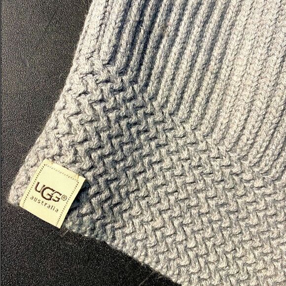 UGG Infinity Scarf OS - Picture 3 of 4